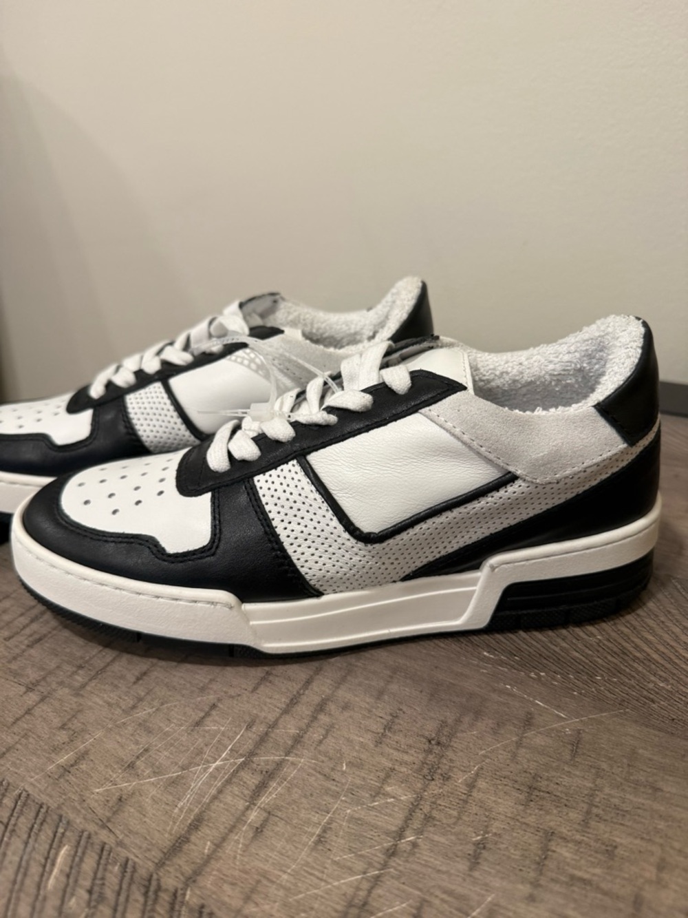 Steve Madden Women  Perforated Lace Up Black White Breathable Casual Sneakers